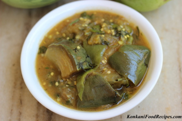 Brinjal In Tangy Sauce (Gulla Bol Huli)