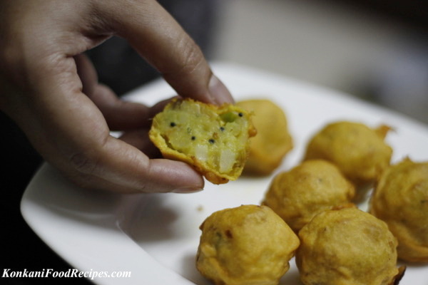 Deep Fried, Spiced Mashed Potato Dumplings (Batate Ambado/Ambade)