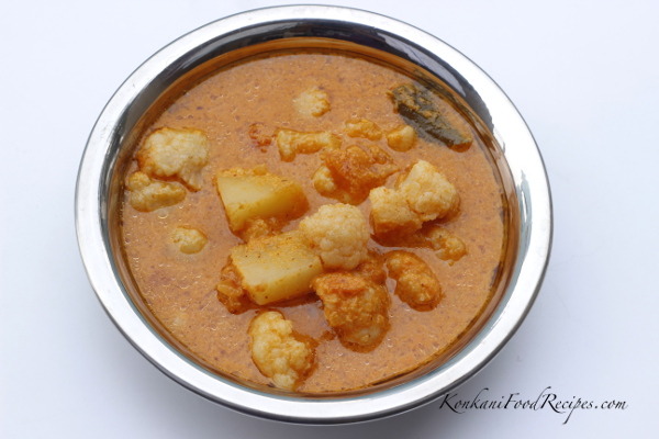 Potatoes in a spicy, Konkani style coconut curry (Batate Human)