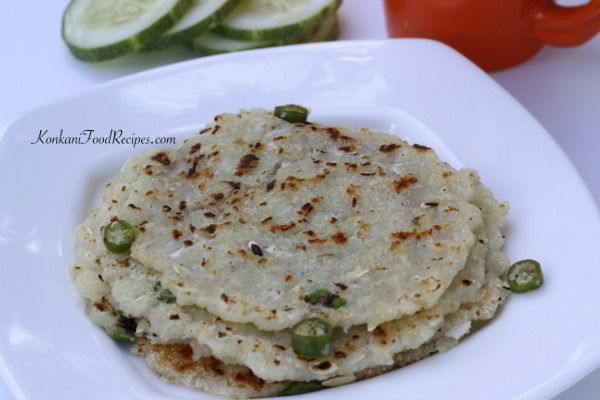 Pancakes with cucumber (Thoushe Doddak/Thoushe bakri/Rotti)