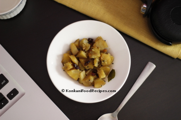 Konkani Style Sweet Potato Stir Fry (Kanga Upakari Recipe) - An Age Old Tea Time Snack