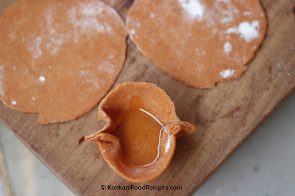 Urad Papad/Poppadoms (Udida happolu/uddina happala)