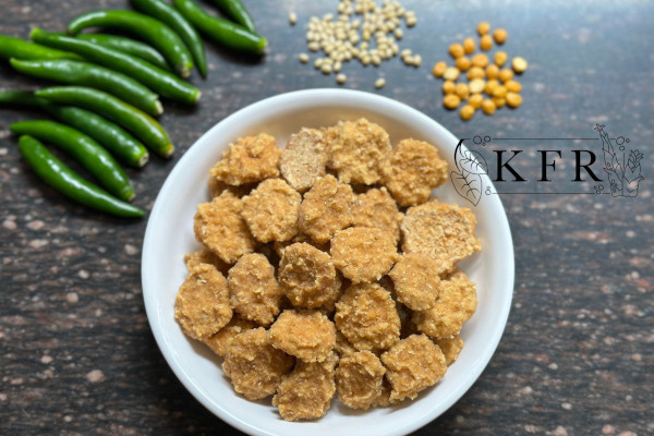 Green Chilli Crisps/Fritters (Mirsange Vodi Recipe)