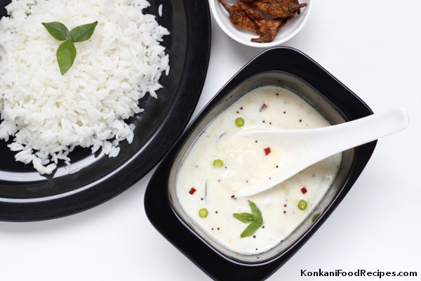 Potatoes in seasoned curds (Batate Gojju)